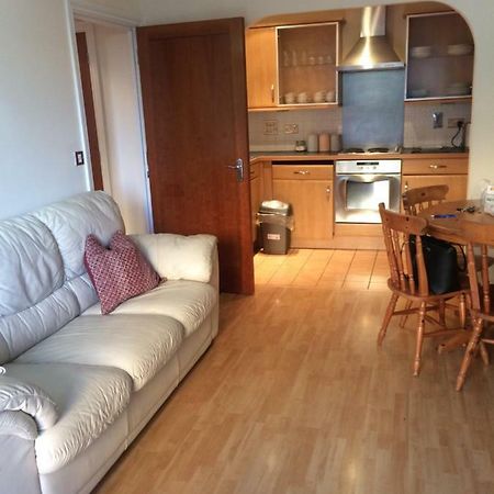 Central Reading Canal Side Apartment Sleeps 4 With Parking Luaran gambar