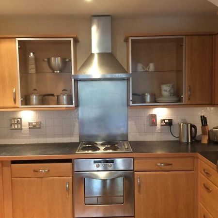 Central Reading Canal Side Apartment Sleeps 4 With Parking Luaran gambar