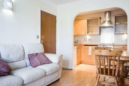 Central Reading Canal Side Apartment Sleeps 4 With Parking Luaran gambar